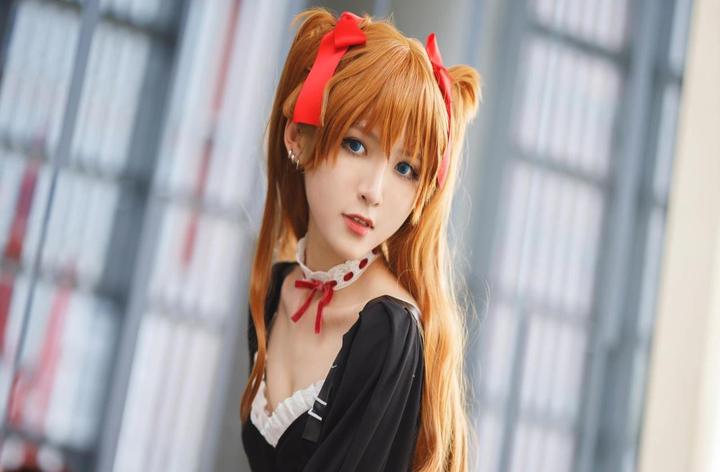 18岁女生学HipHop的青春活力